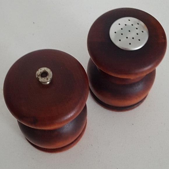 1960s Baribocraft Wood Salt Shaker and Pepper Mill - Picture 3 of 8